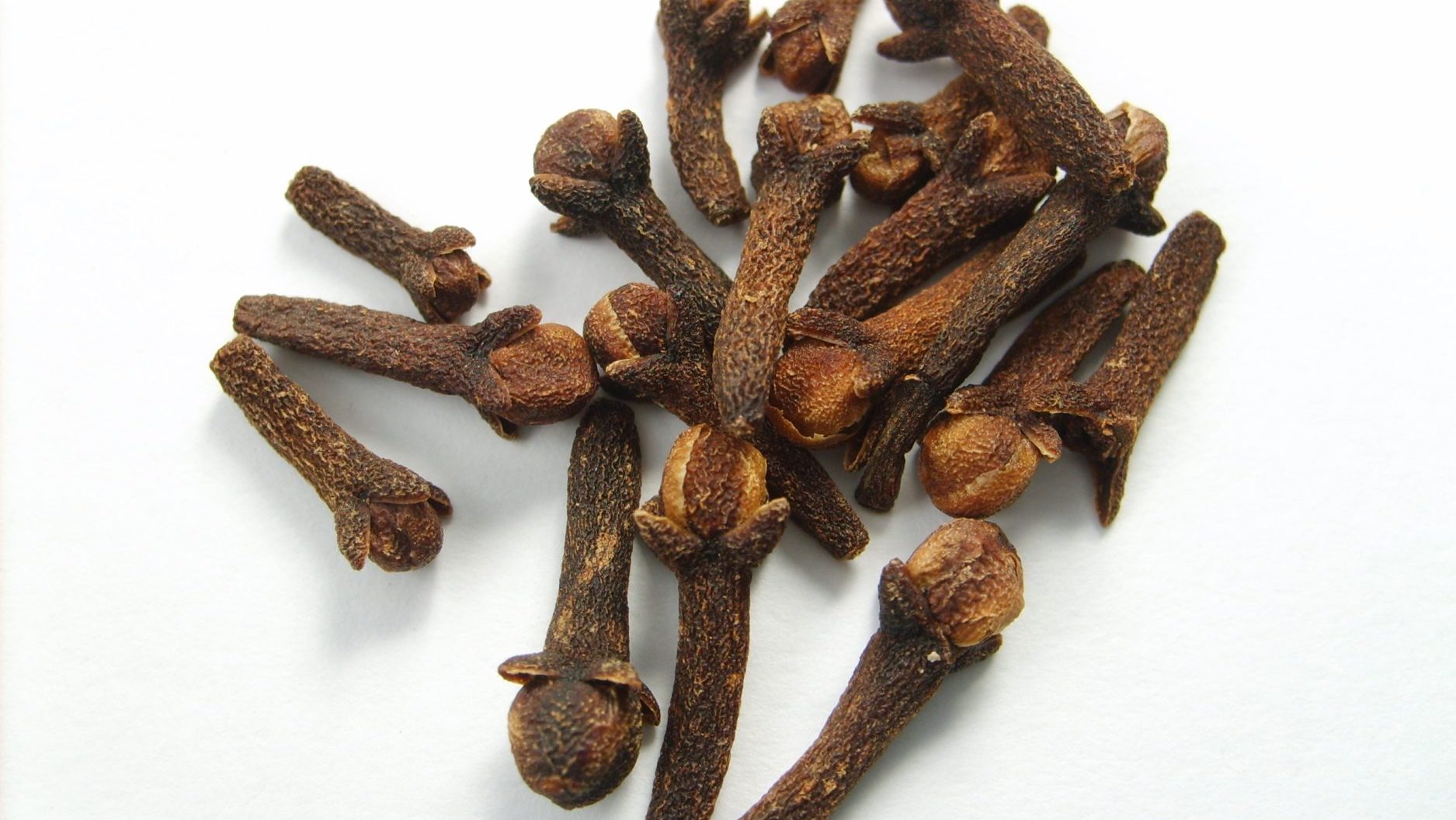 dried Cloves (Syzygium aromaticum)