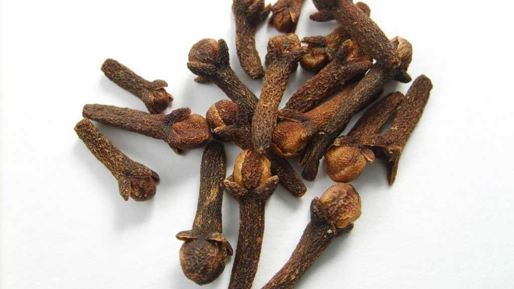 dried Cloves (Syzygium aromaticum)